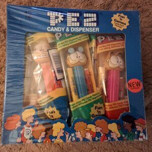 SEALED Box of 12 Vintage Garfield Pez Dispensers Set Of 12    #245